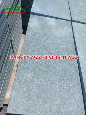 đá xanh rêu lát nền