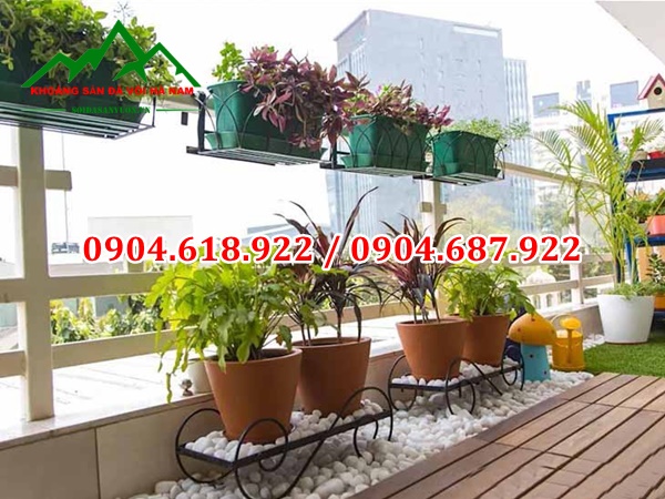 Sỏi trang trí ban công