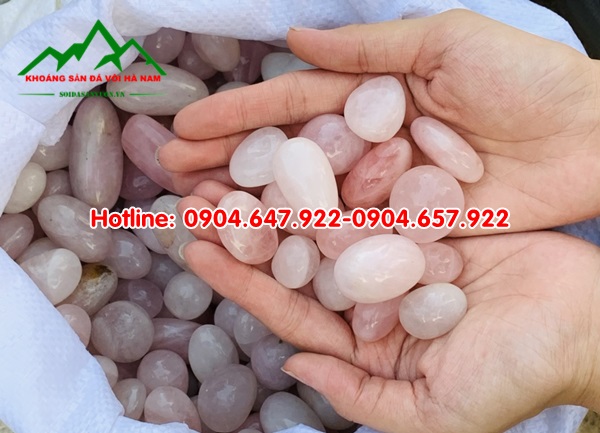 giá sỏi thạch anh trang trí sân vườn