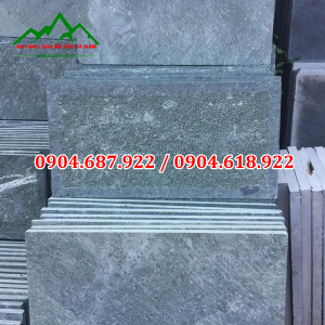 kho đá xanh rêu lát bước dạo