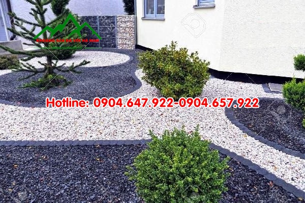Mẫu thiết kế sân vườn đẹp sử dụng sỏi đá trang trí