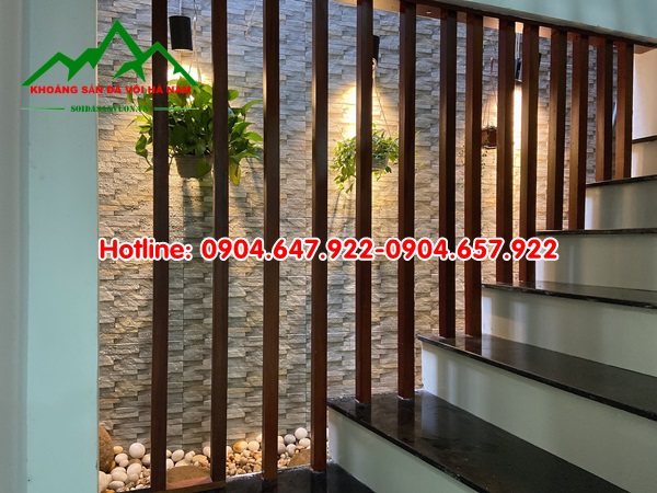 Mẫu thiết kế sân vườn đẹp sử dụng sỏi đá trang trí