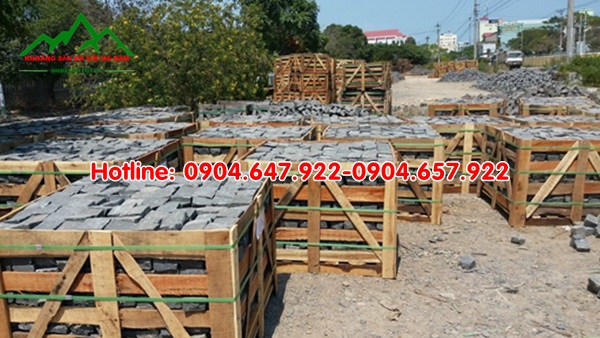 đá cubic trang trí sân vườn