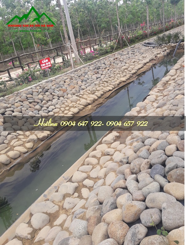 mua đá cuội ke bờ