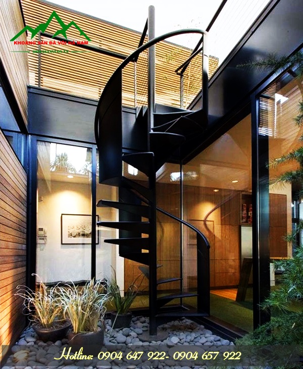 sỏi rải cầu thang, giếng trời