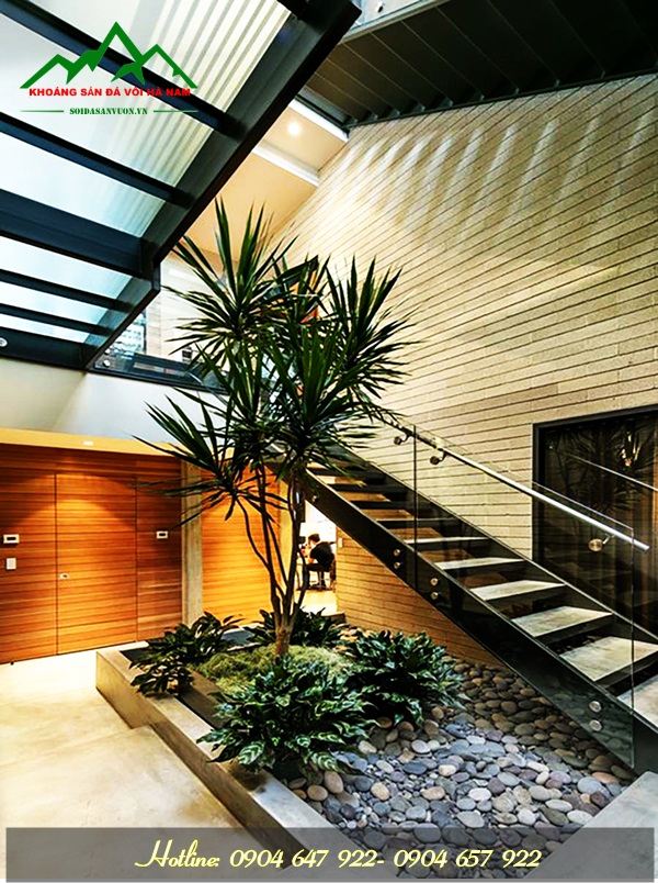 sỏi rải giếng trời, cầu thang