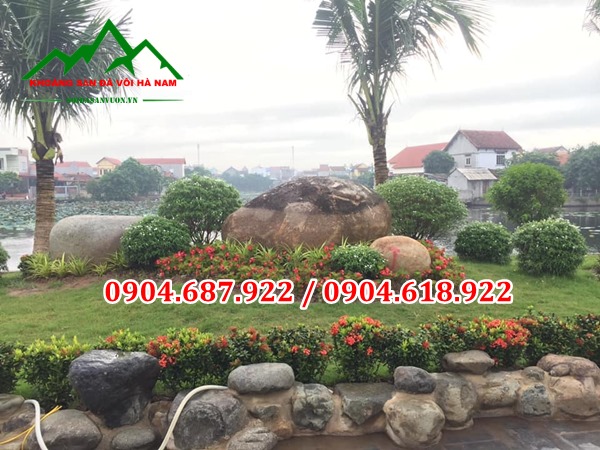 đá cuội suối dặt sân vườn
