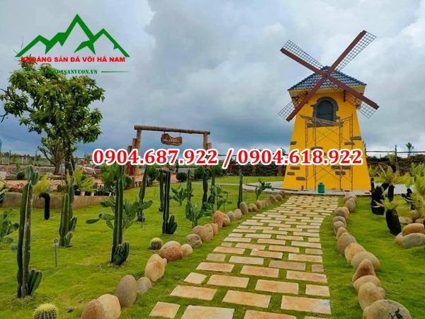 đá cuội suối trang trí sân vườn