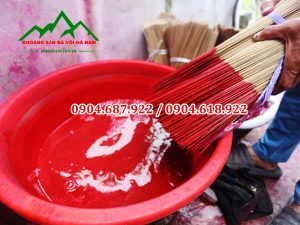 bột màu đỏ nhuộm tăm hương