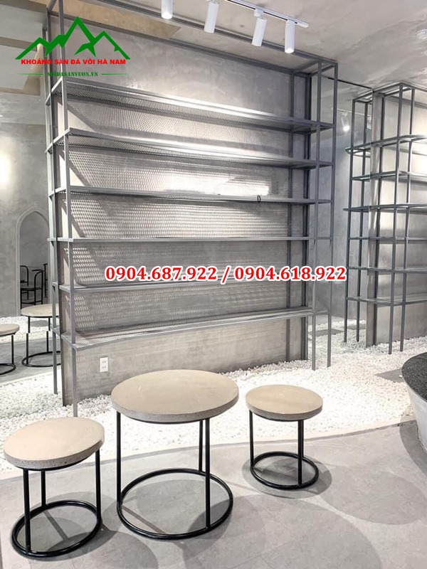 sỏi trắng muois rải nền quán cafe