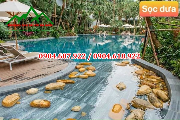 đá cuội vàng trang trí bể bơi