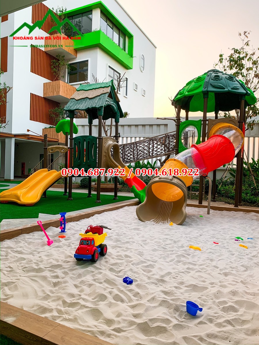 cát trắng làm khu vui chơi