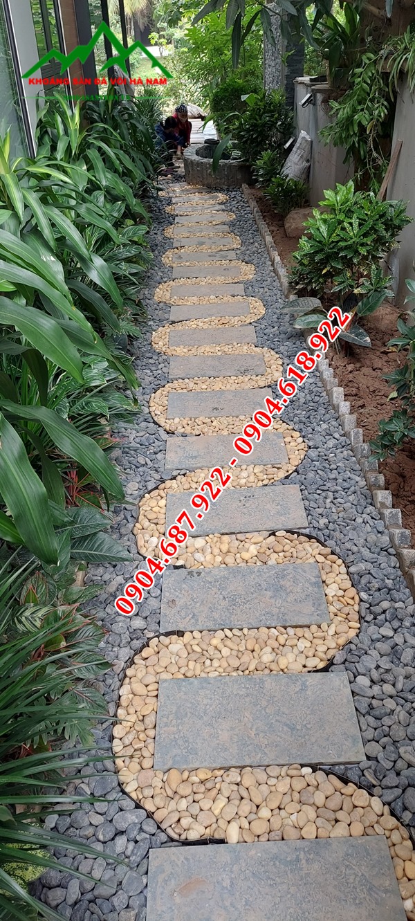 sỏi đen tự nhiên rải lối đi