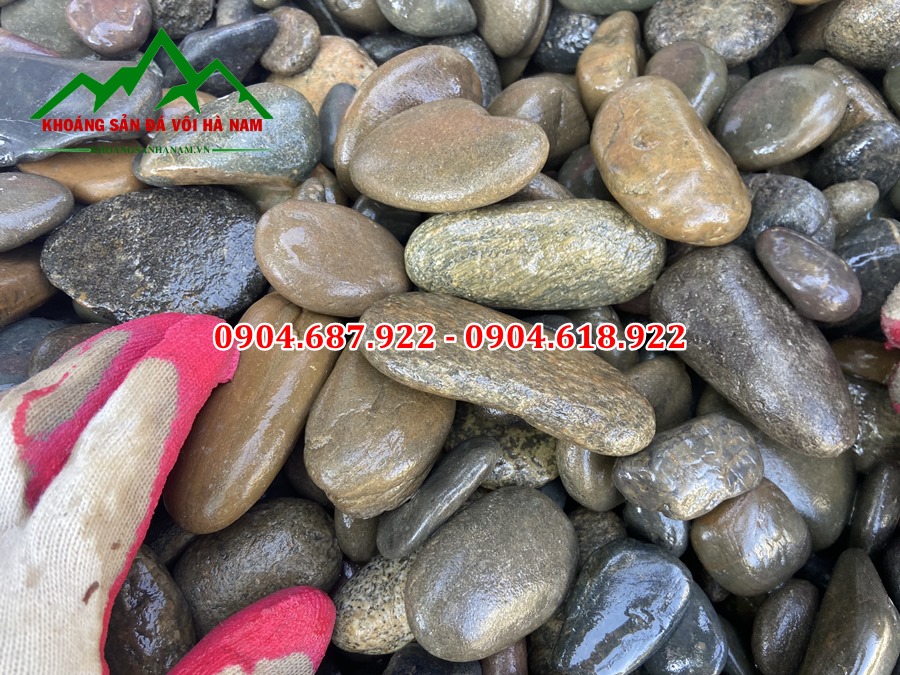 sỏi cuội suối rải sân vườn