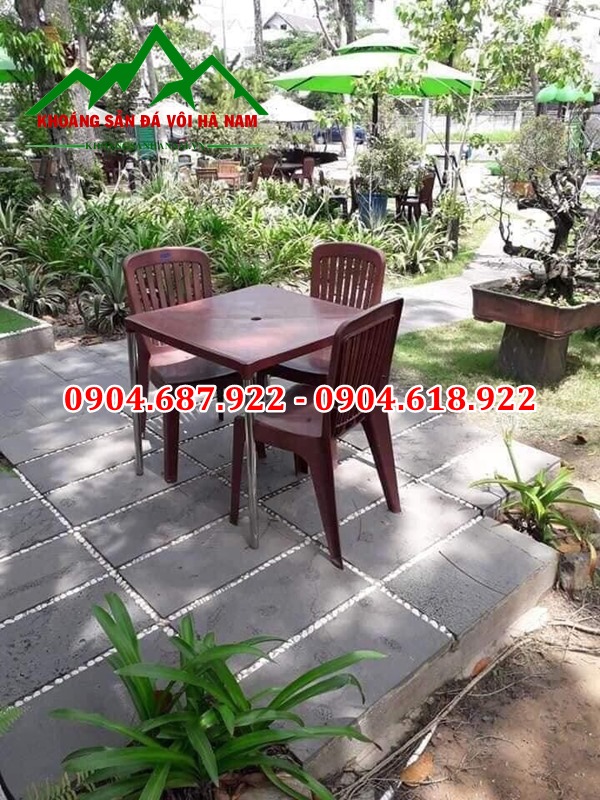 đá ong xám lát sân vườn