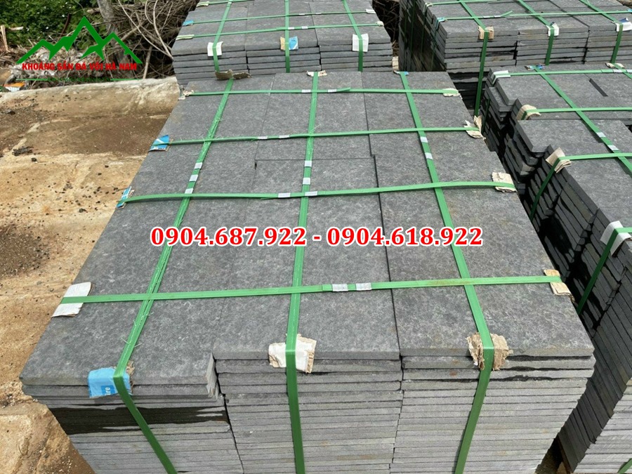 đá bazan đen khò lửa lát sân vườn