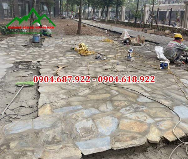 đá rối đa sắc lát sân