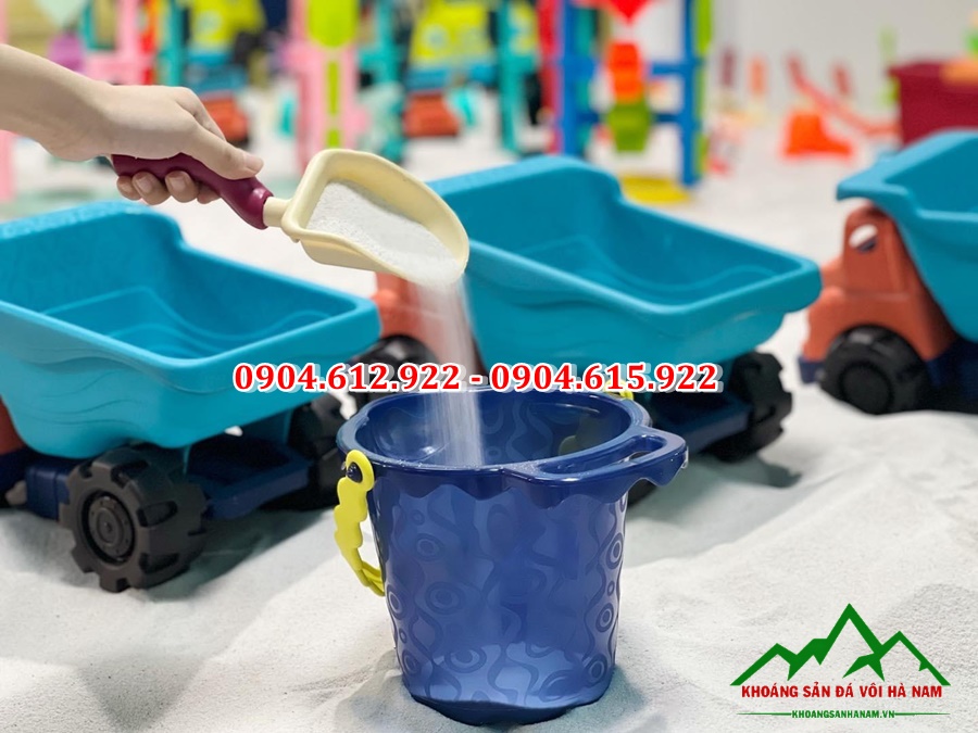 cát trắng tự nhiên làm sân chơi trẻ em