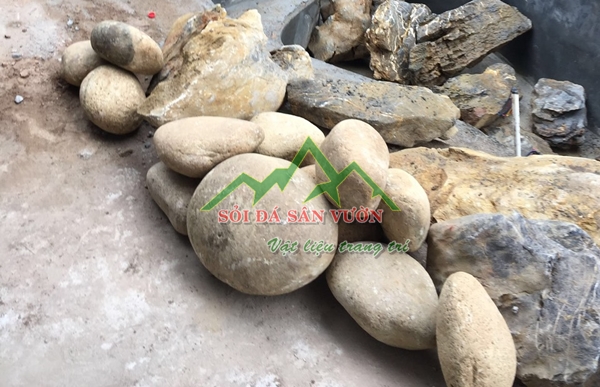 noi-ban-da-cuoi-tu-nhien-trang-tri-gia-re (2)