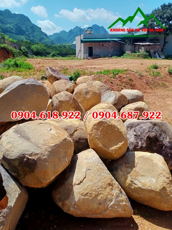 noi-ban-da-cuoi-tu-nhien-trang-tri-gia-re (5)