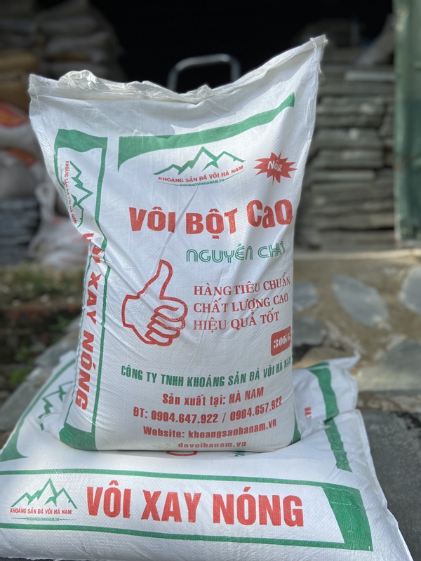 su-dung-voi-bot-de-hut-am-nha-cua (2)