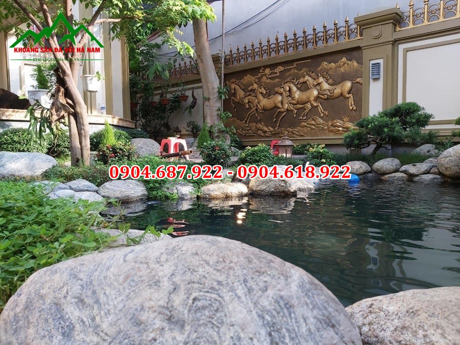 đá cuội làm hồ cá koi
