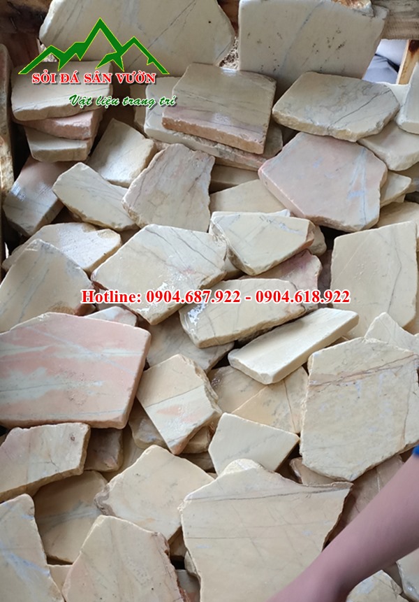 Đá rối vàng kem ốp tường