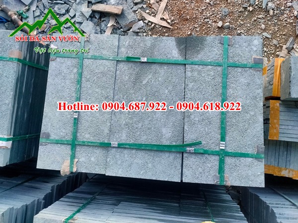 đá xanh rêu băm mặt