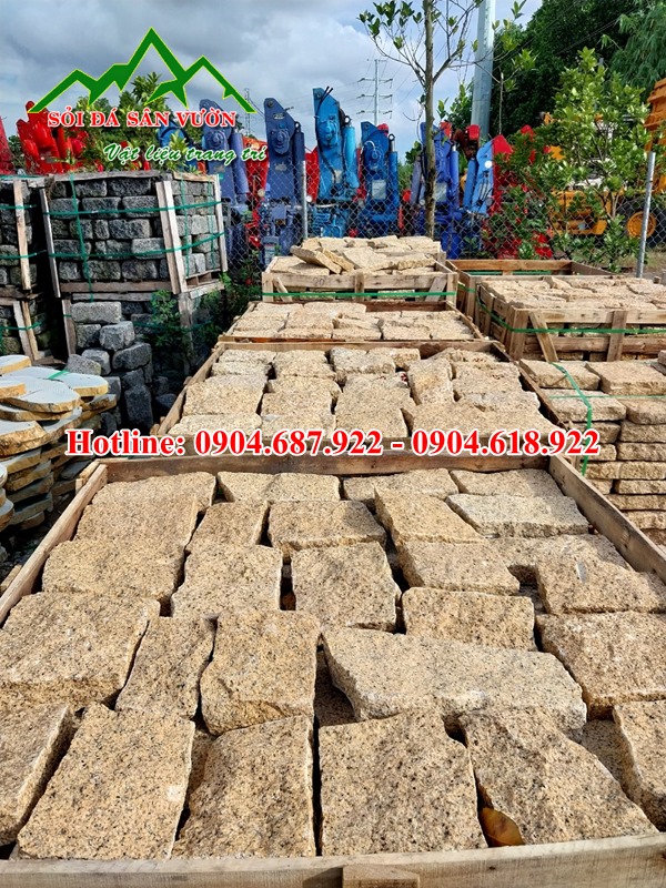 bán đá chẻ thô vàng