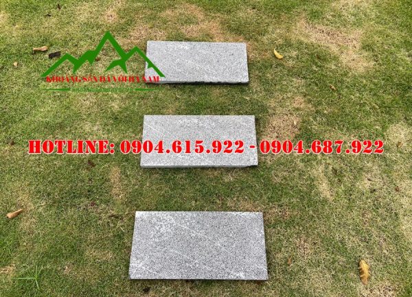 da-tu-nhien-lat-san-chong-tron-truot