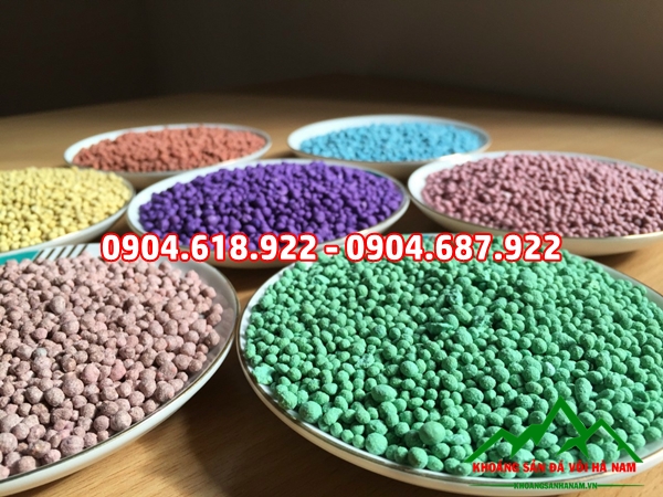 cong-dung-cua-bot-mau-lam-phu-gia-cho-san-xuat-phan-bon (8)