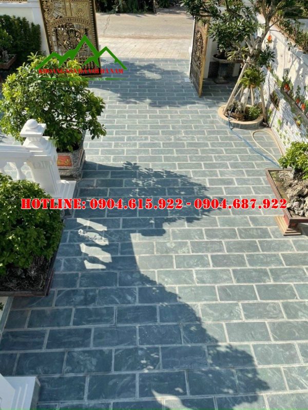 da-tu-nhien-lat-san-chong-tron-truot