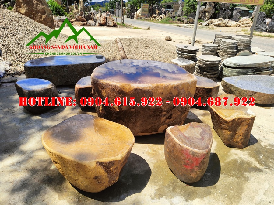 ban-ghe-da-cuoi-tu-nhien