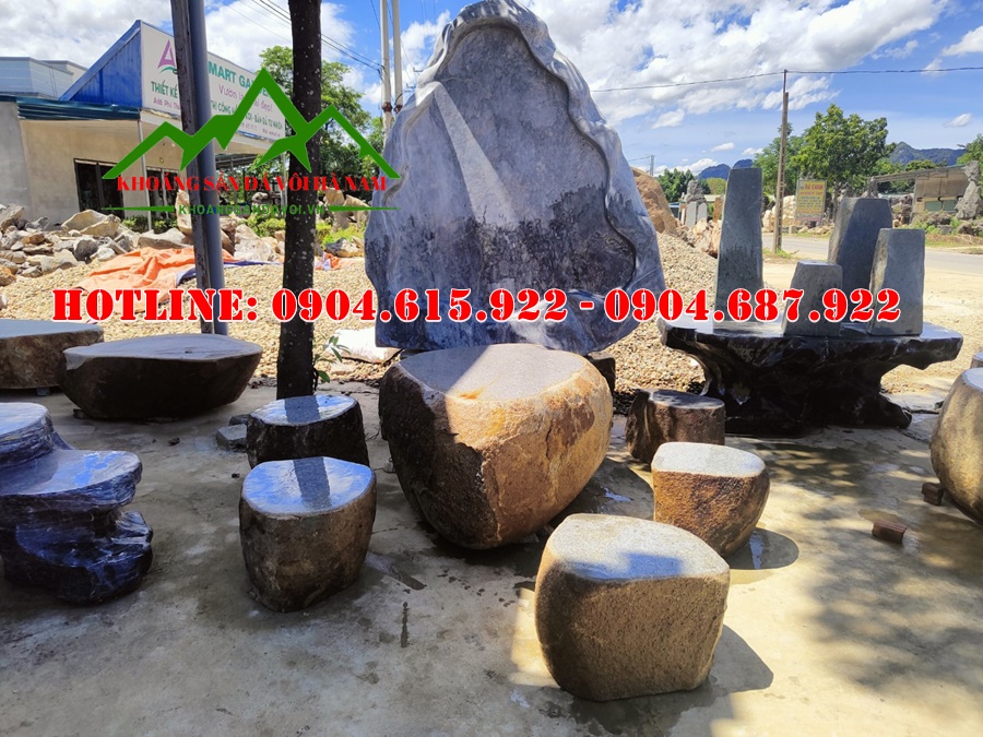 ban-ghe-da-cuoi-tu-nhien